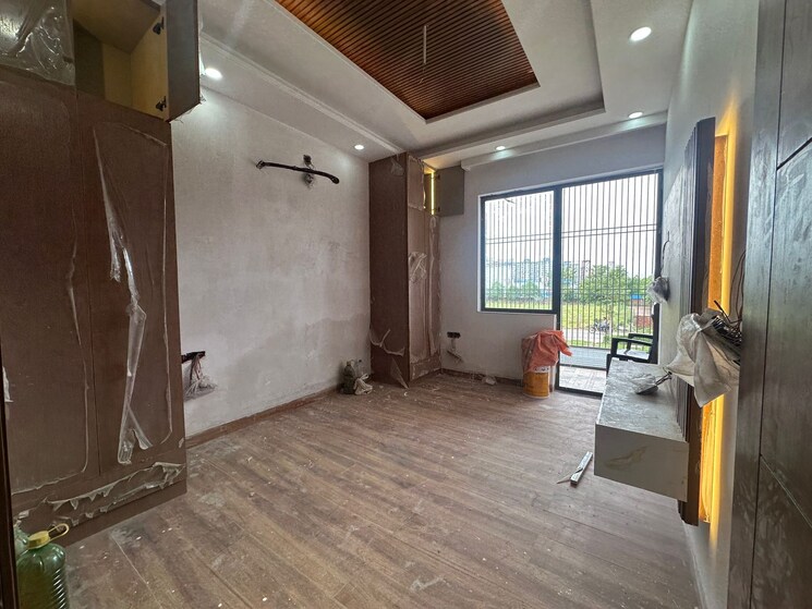  Parking, bptp-district-3 3 Bedroom 1450 Sq.Ft. Builder Floor In Sector 85 Faridabad 9056636