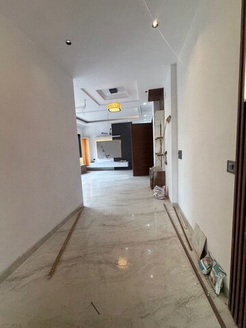 Building Lobby in 3 BHK Builder Floor at BPTP District 3, Sector 85 – for Sale