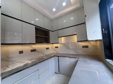 Kitchen in 3 BHK Builder Floor at BPTP District 3, Sector 85 – for Sale