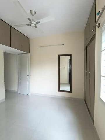 Room in 3 BHK Builder Floor at Hsr Layout – for Rent