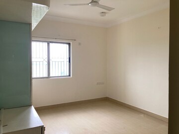 Room in 3 BHK Builder Floor at Hsr Layout – for Rent