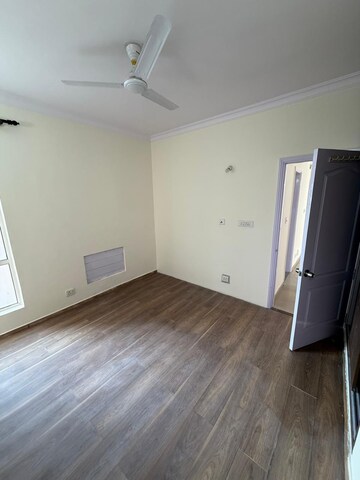 2 BHK Apartment For Rent in Raheja Atharva, Sector 109