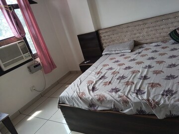 Bedroom in 1 BHK Apartment at Karol Bagh – for Rent