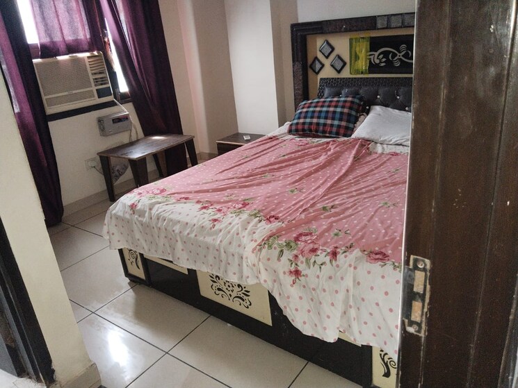 Bedroom, karol bagh 1 Bedroom 650 Sq.Ft. Apartment In Karol Bagh Delhi 9056694