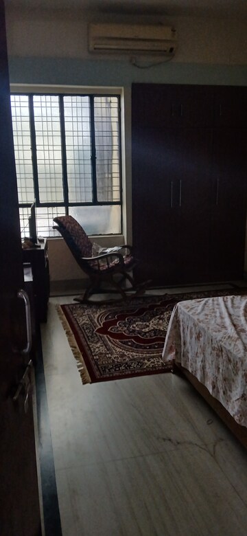 Room in 3 BHK Builder Floor at Katra – for Rent