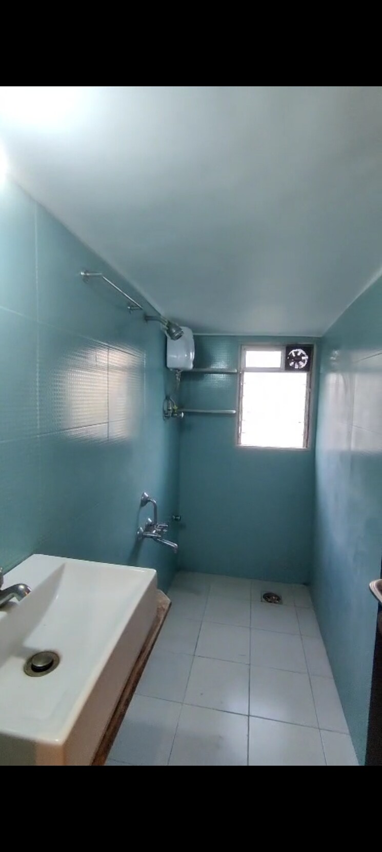 Bathroom, bandra west 1 Bedroom 500 Sq.Ft. Apartment In Bandra West Mumbai 9056769