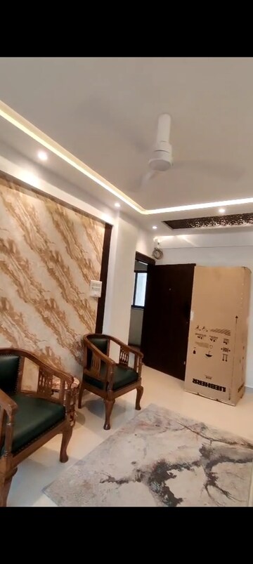 Team Area in 1 BHK Apartment at Bandra West – for Rent
