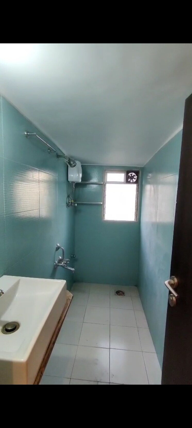Bathroom, bandra west 1 Bedroom 500 Sq.Ft. Apartment In Bandra West Mumbai 9056769