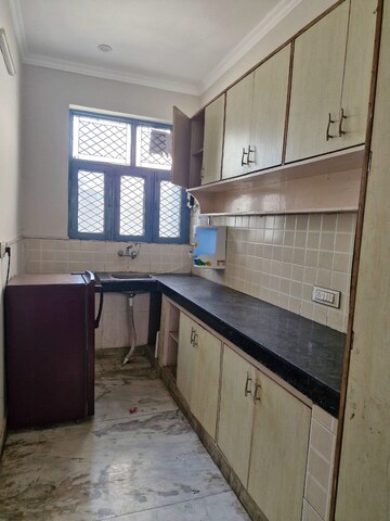 Kitchen in 1 BHK Builder Floor at DLF Atria, Dlf Phase ii – for Rent