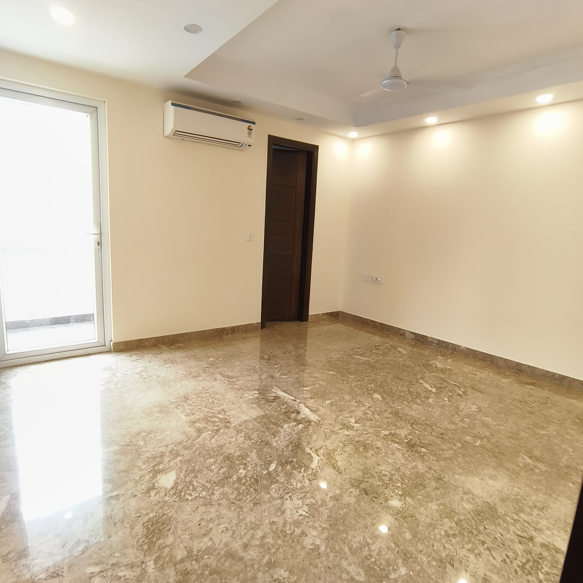 4 BHK + Pooja Room,Servant Room,Study Room,Extra Room Builder Floor For Sale in Greater Kailash I