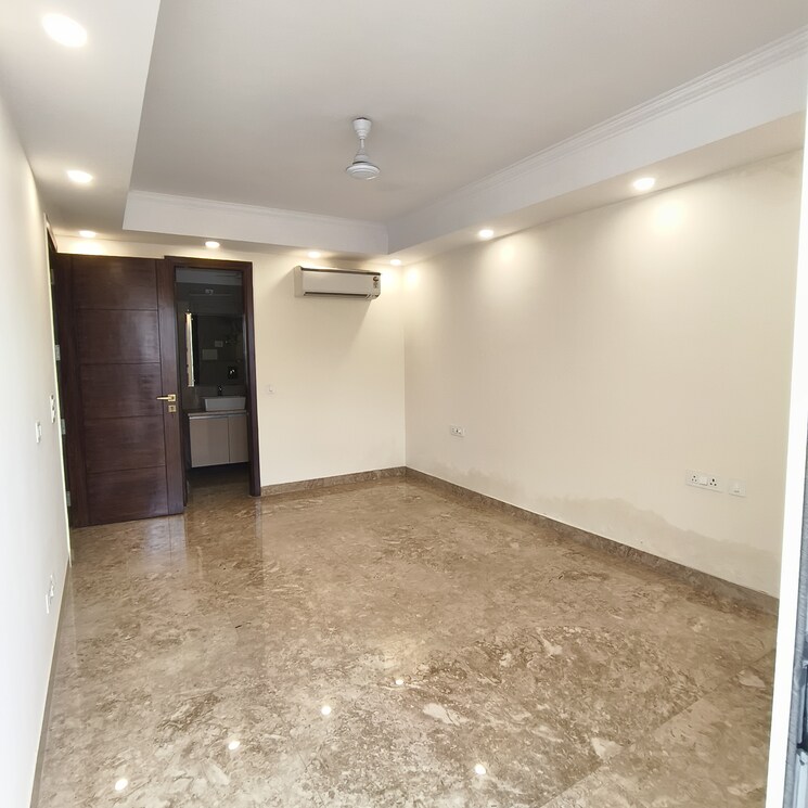 Room, greater kailash i 4 Bedroom 3000 Sq.Ft. Builder Floor In Greater Kailash I Delhi 9056792