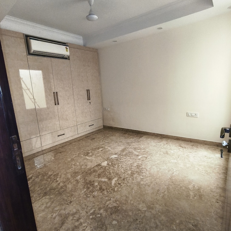 Room, greater kailash i 4 Bedroom 3000 Sq.Ft. Builder Floor In Greater Kailash I Delhi 9056792