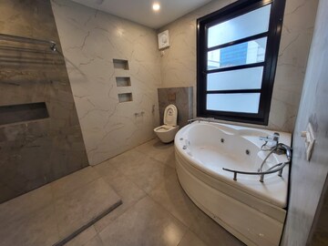 Bathroom in 3 BHK Apartment at Bestech Park View Spa, Sector 47 – for Rent