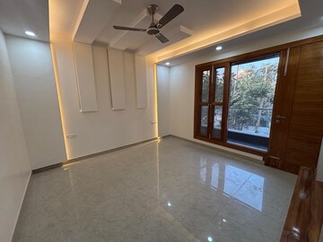Room in 3 BHK Apartment at Bestech Park View Spa, Sector 47 – for Rent