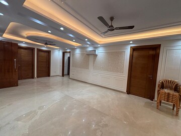 Room in 3 BHK Apartment at Bestech Park View Spa, Sector 47 – for Rent