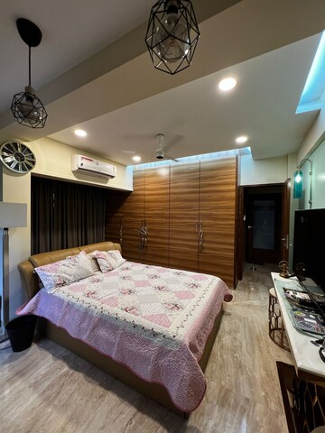 Bedroom in 2 BHK Apartment at Shams Palace, Bandra West – for Rent