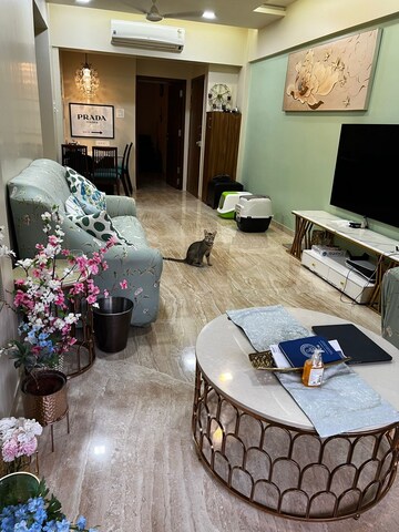 Team Area in 2 BHK Apartment at Shams Palace, Bandra West – for Rent