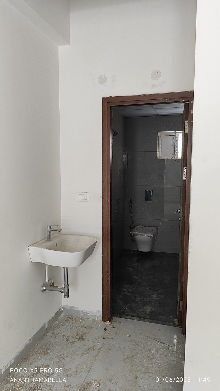 Bathroom, sunshine-vihaan 2 Bedroom 1217 Sq.Ft. Apartment In Alkapoor Hyderabad 9056809