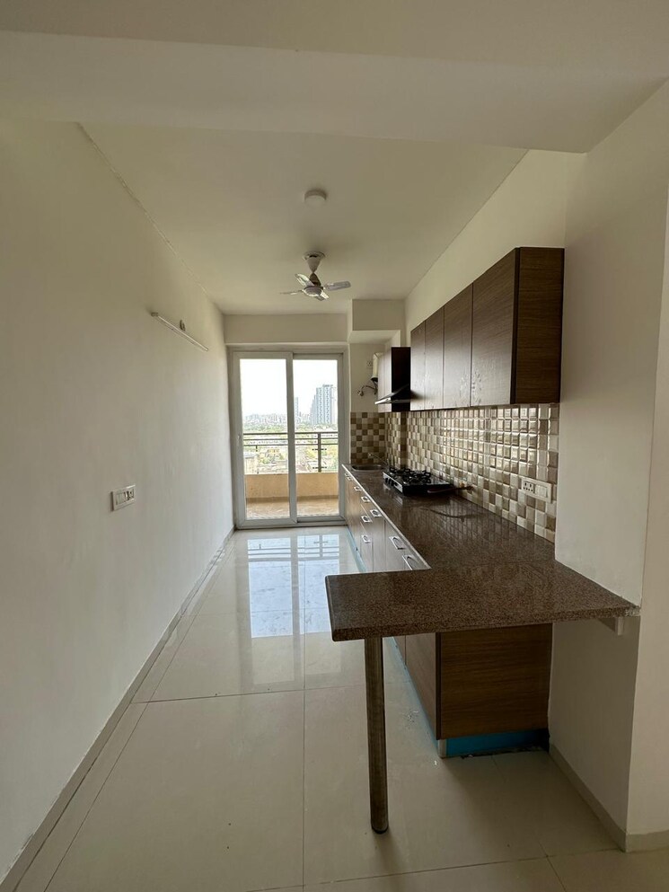 Kitchen, tulip-violet 3 Bedroom 1578 Sq.Ft. Apartment In Sector 69 Gurgaon 9056849
