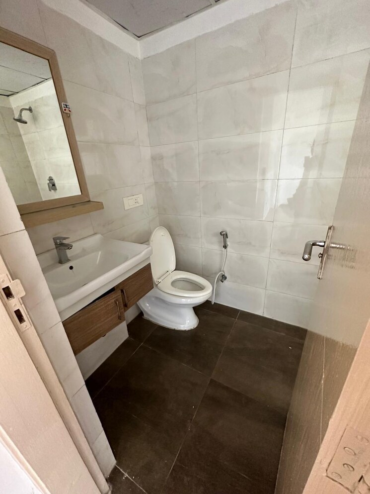 Bathroom, tulip-violet 3 Bedroom 1578 Sq.Ft. Apartment In Sector 69 Gurgaon 9056849