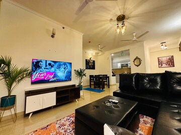 Living Room in 3 BHK Apartment at Gomti Nagar – for Rent