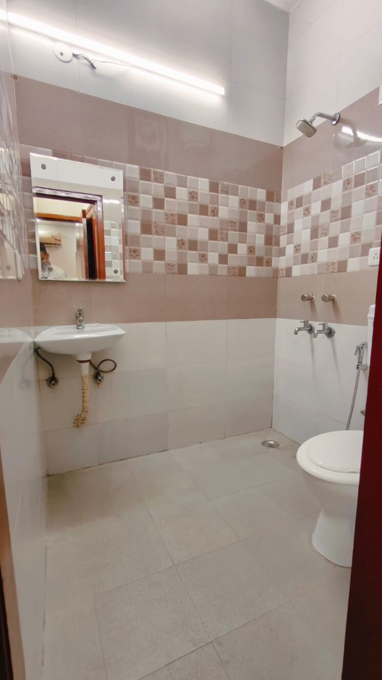 Bathroom, sushant lok i 1 Bedroom 452 Sq.Ft. Builder Floor In Sushant Lok I Gurgaon 9056935