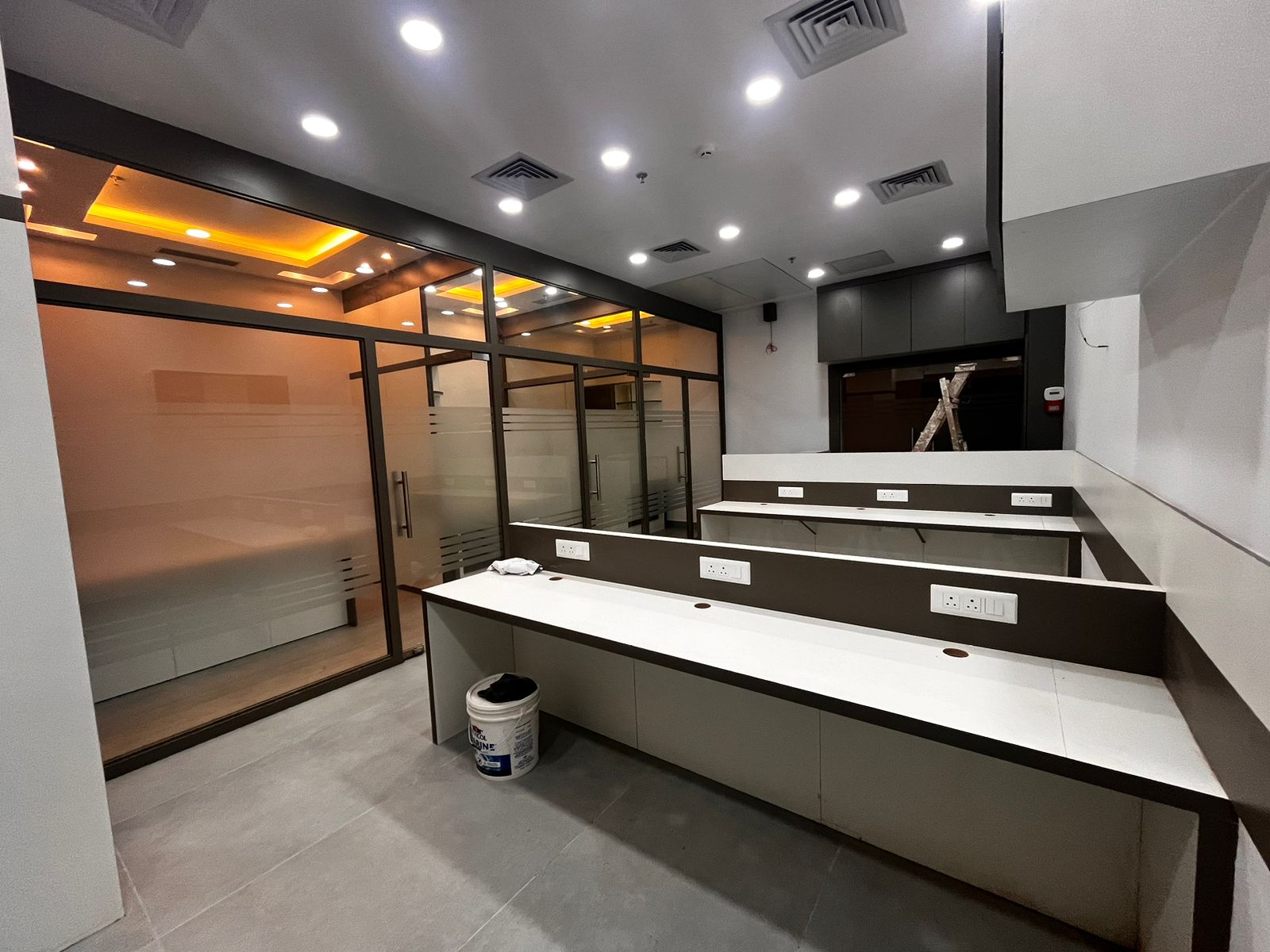 Office Space For Rent in Mani Casadona