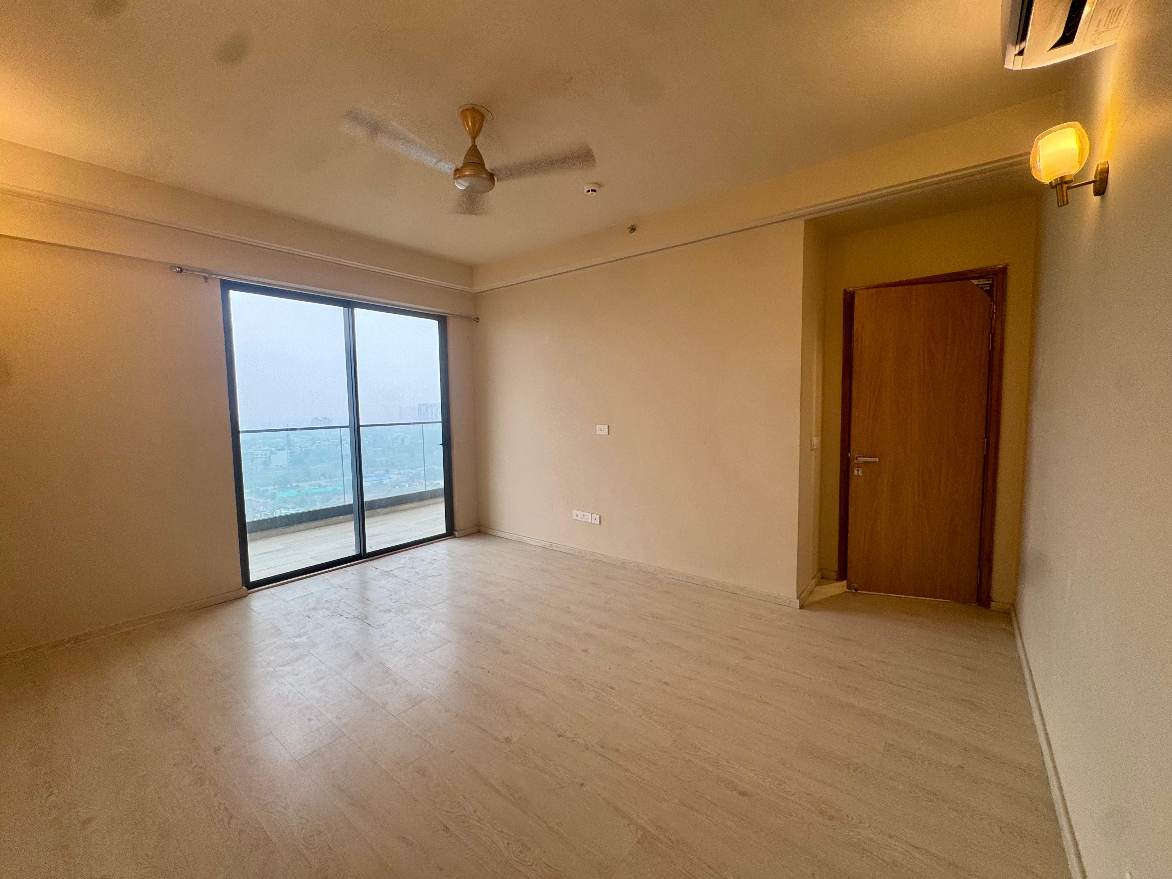 3 BHK + Servant Room Apartment For Rent in M3M Heights