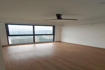 Room in 2 BHK Apartment at Runwal Bliss, Kanjurmarg East – for Rent