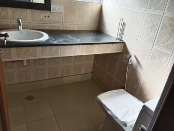 Attached Bathroom in 3 BHK Builder Floor at Nehru Enclave – for Rent