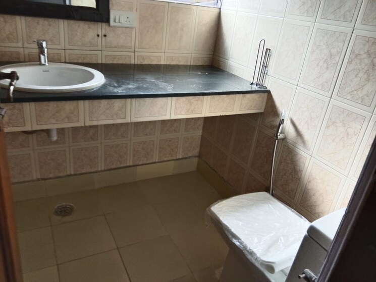 Attached Bathroom, nehru enclave 3 Bedroom 1800 Sq.Ft. Builder Floor In Nehru Enclave Delhi 9056984