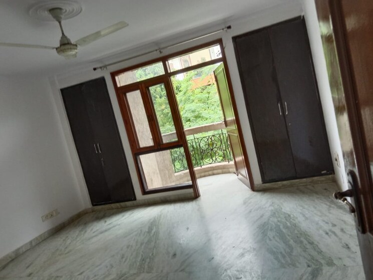 Room, nehru enclave 3 Bedroom 1800 Sq.Ft. Builder Floor In Nehru Enclave Delhi 9056984