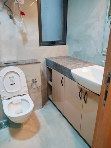 Bathroom in 3 BHK Apartment at M3M Heights, Sector 65 – for Rent