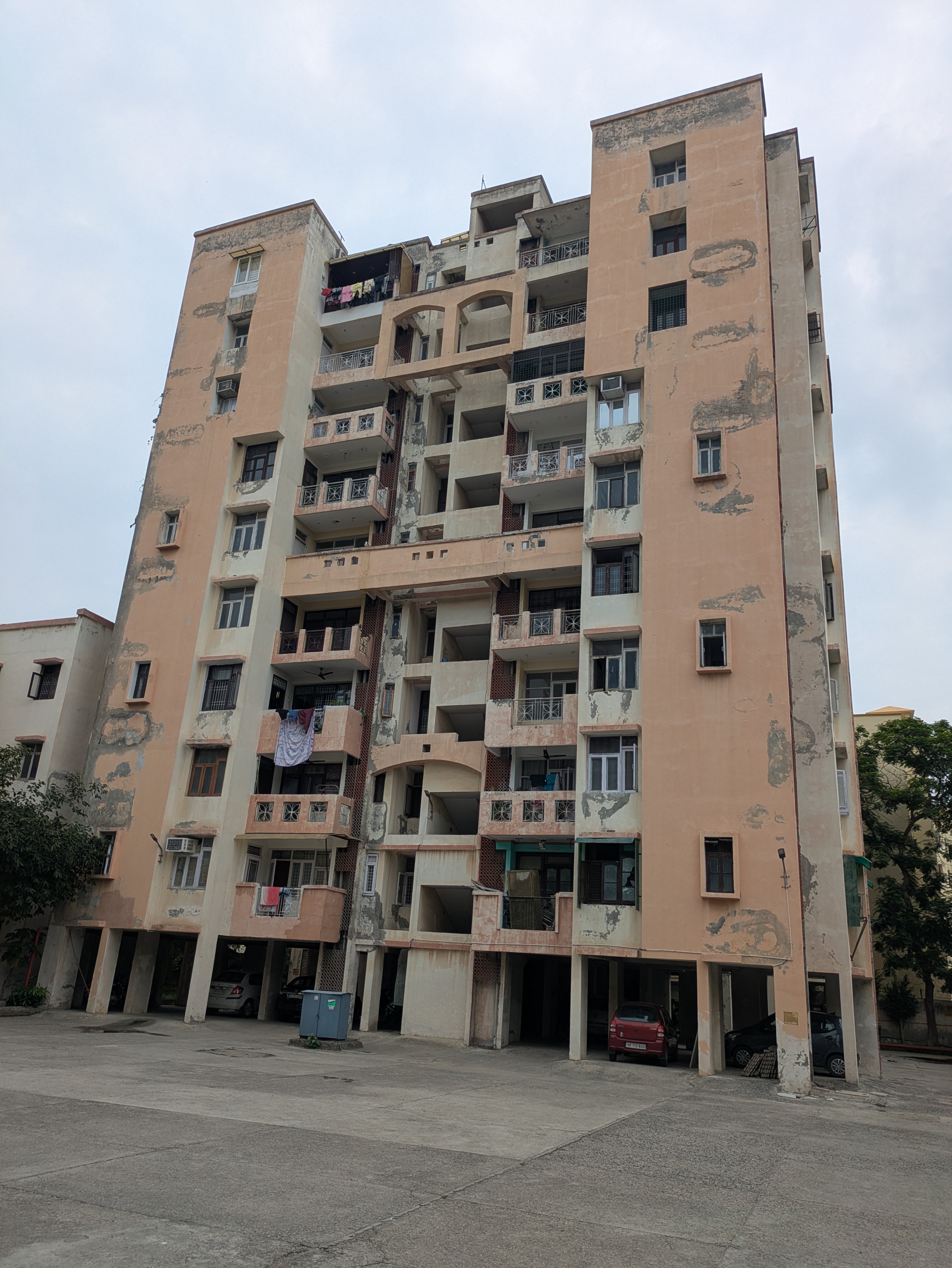 3.5 BHK + Servant Room Apartment For Sale in Mea Sahkari Awas Samiti P