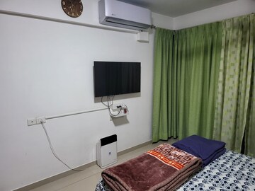 Bedroom in 2.5 BHK Apartment at Oberoi Realty Splendor, Andheri East – for Rent