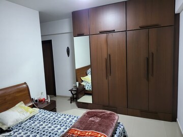 Bedroom in 2.5 BHK Apartment at Oberoi Realty Splendor, Andheri East – for Rent