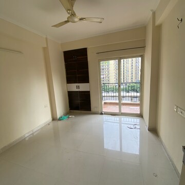 1 BHK Apartment For Rent in Maxblis Grand Wellington, Sector 75