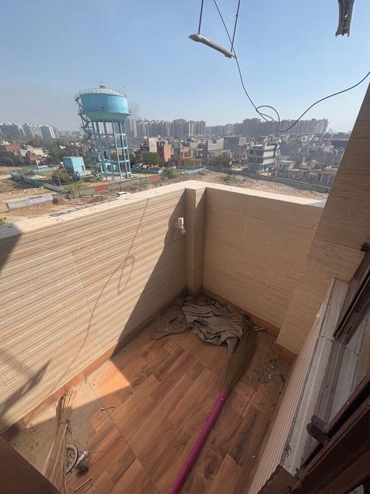 Balcony, dreamland-the-willows 2 Bedroom 2000 Sq.Ft. Apartment In Sain Vihar Ghaziabad 9057055