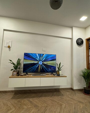 Room in 2 BHK Apartment at Datta Parag Apartment, Andheri West – for Sale