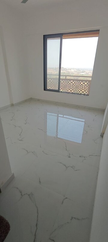 Room in 2 BHK Apartment at Lodha Panacea 1, Dombivli East – for Rent