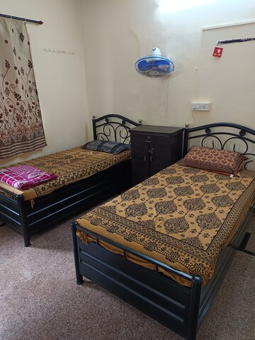 Bedroom in  Pg at Powai – for Rent