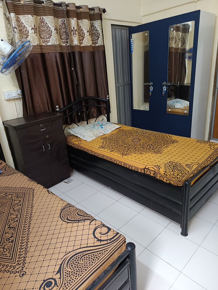 Bedroom, powai Pg For Boys & Girls In Powai 9057122