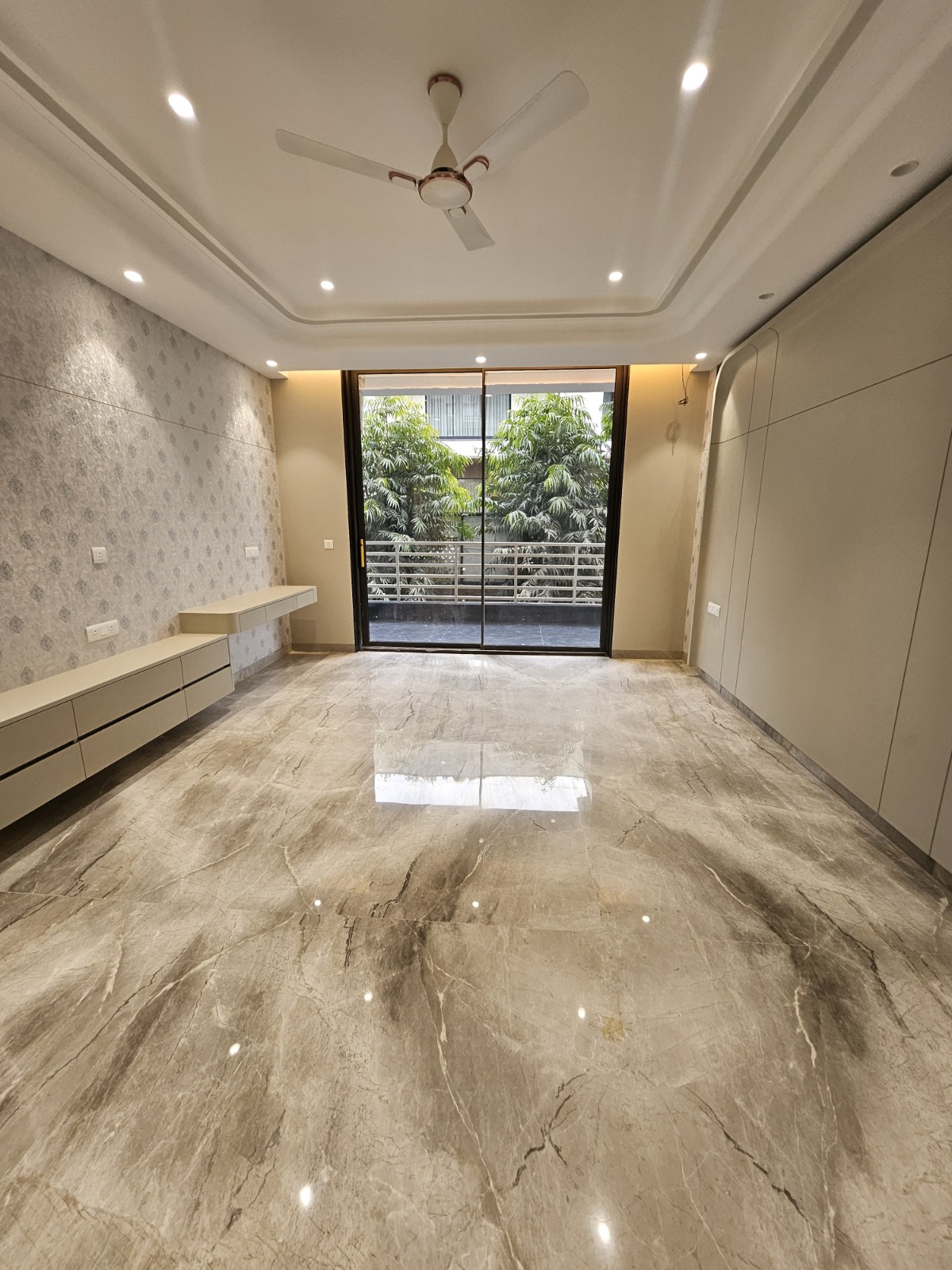 3 BHK 1750 Sq.Ft. Apartment in Parker White Lily