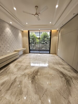 3 BHK Apartment For Sale in Parker White Lily, Sector 8