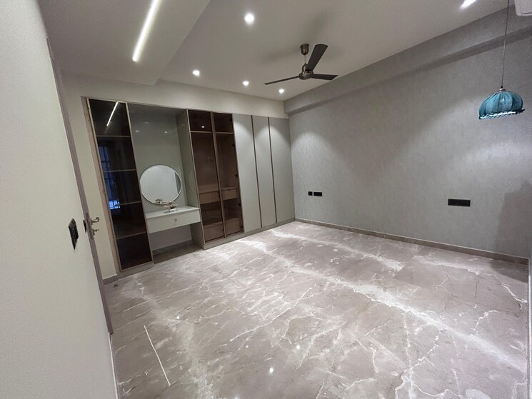 Room, dlf phase i 4 Bedroom 300 Sq.Yd. Builder Floor In Dlf Phase I Gurgaon 9057144