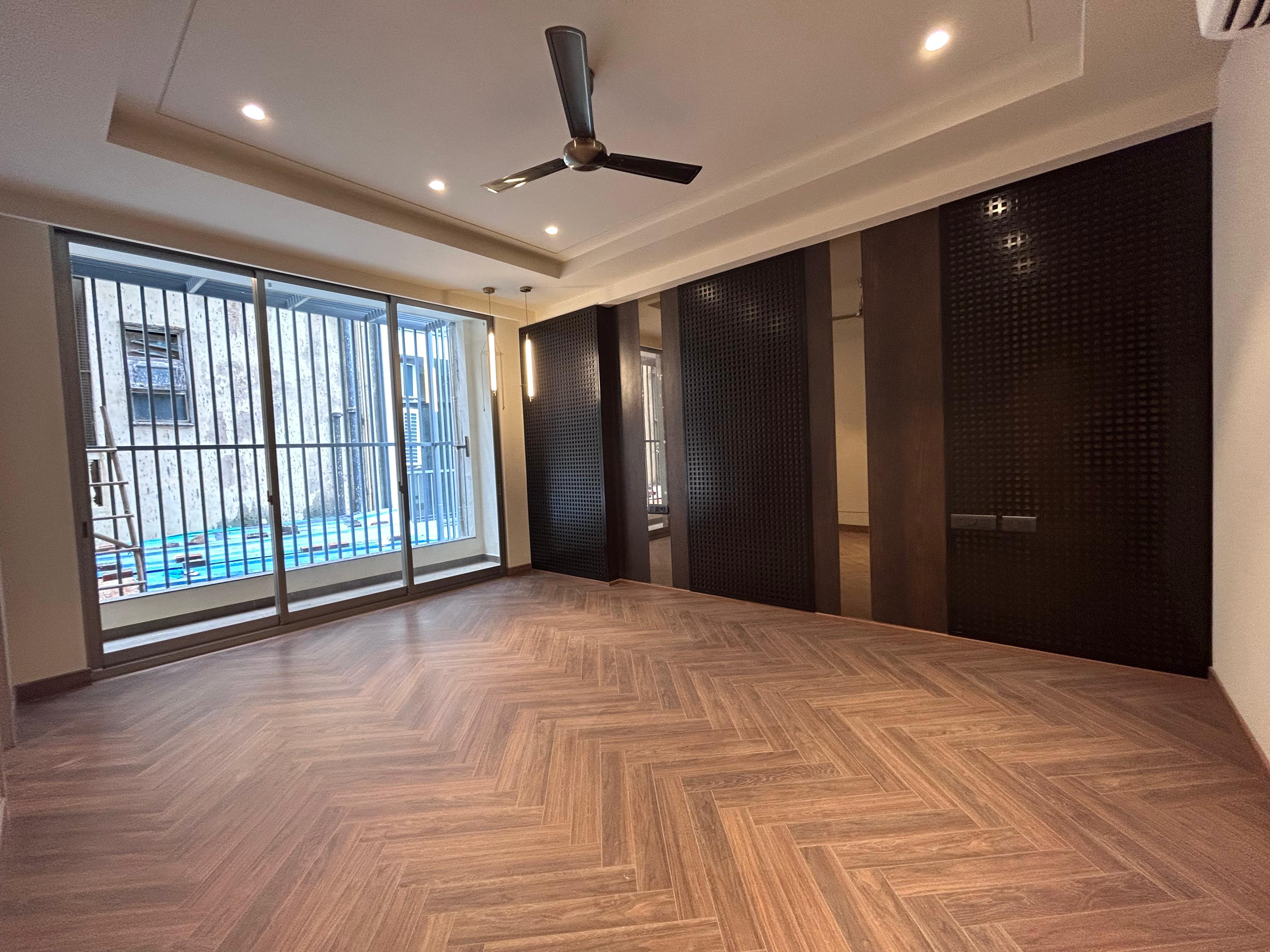 4 BHK + Pooja Room,Servant Room,Study Room,Extra Room Builder Floor For Rent in Dlf Phase i 