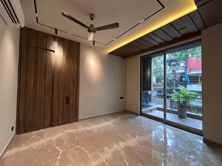 Room, dlf phase i 4 Bedroom 300 Sq.Yd. Builder Floor In Dlf Phase I Gurgaon 9057144