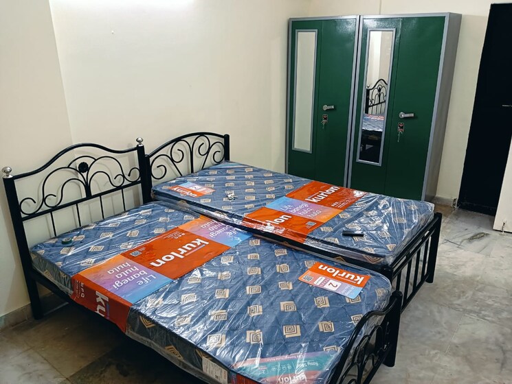 Bedroom, powai Pg For Boys & Girls In Powai 9057148