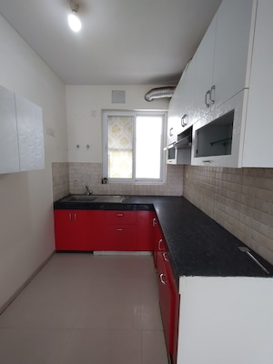 Kitchen in 3 BHK Builder Floor at BPTP Parkland Pride, Sector 77 – for Sale