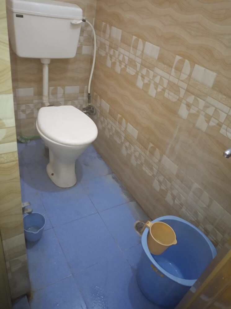 Bathroom, sector 12 1 RK 300 Sq.Ft. Independent House In Sector 12 Noida 9057165